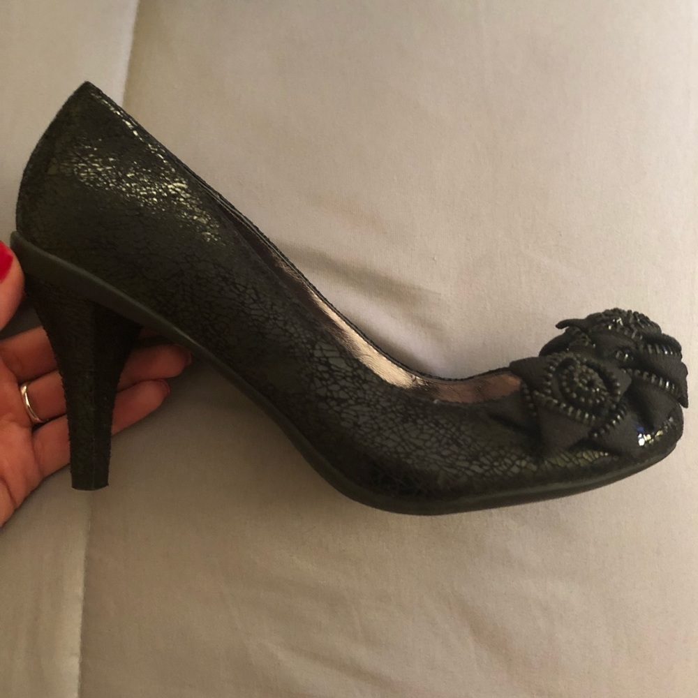 Black Kenneth Cole heels.